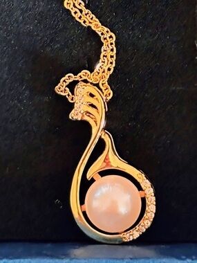 Elegant Gold Pearl Drop Necklace - Women's Gold Tone Pendant
